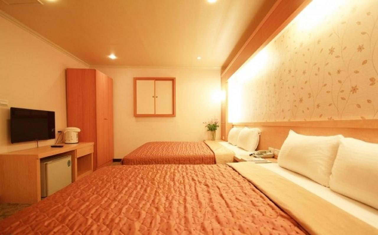 Red Cabin Inn Taipeh Exterior foto